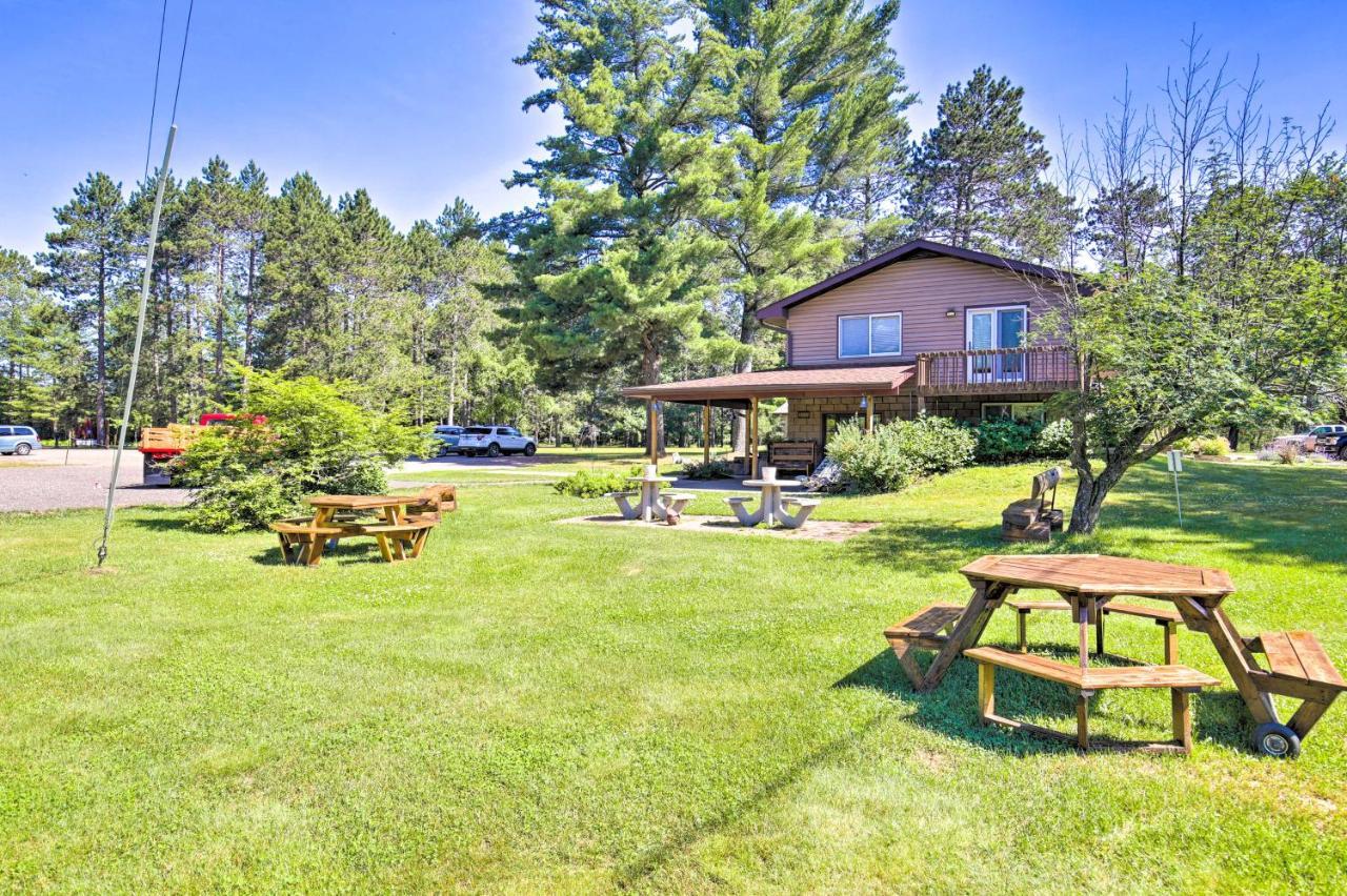 Simple Cranberry And Wine Farm Home With Fire Pit! Eagle River Eksteriør bilde